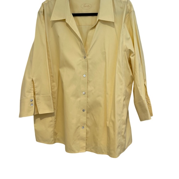 Tops - Foxcroft Woman’s Plus 24W Non-Iron Shaped Fit Top